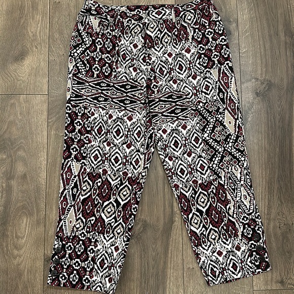 Ruby Rd. Capri - Picture 1 of 7